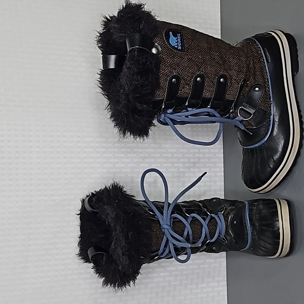 Sorel tall lace up waterproof boots size 7 great condition